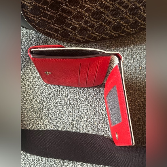 Carolina Herrera Traveler/ Japanese Envelope Wallet - Picture 13 of 14